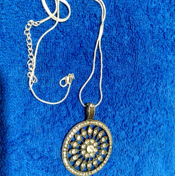 Necklace - Picture 1 of 1